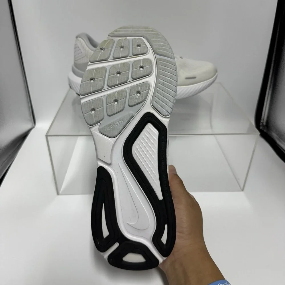 Nike Air Structure 26 White Black HJ1101-101 Running Shoe Women's 11 / Men's 9.5